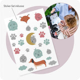 Sticker-Set mit Tieren, Wolken und Pfotenabdrücken in verschiedenen Farben