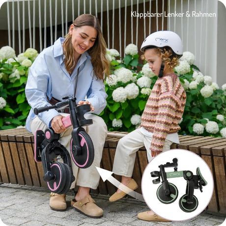 Faltbarer Roller mit klappbarem Lenker und Rahmen, genutzt von Mutter und Kind