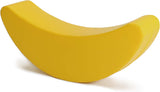 Gelbe, geschwungene Sitzbank in Form einer Banane aus Schaumstoff