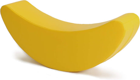 Gelbe, geschwungene Sitzbank in Form einer Banane aus Schaumstoff