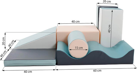 Bunte Bauklötze in verschiedenen Formen und Farben für kreatives Spielen