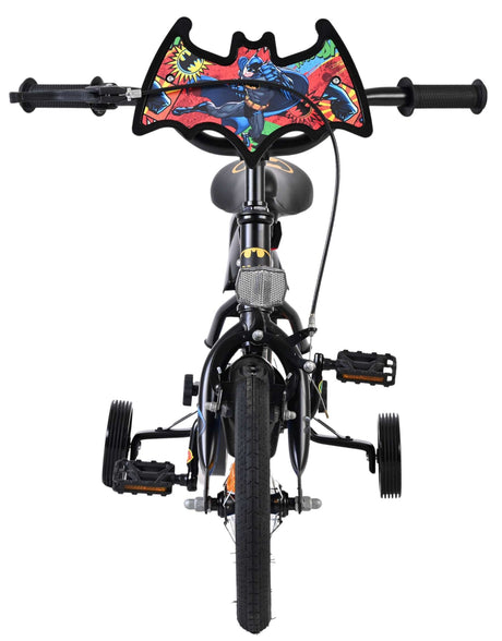 Schwarzes Kinderfahrrad mit Batman-Lenker und Stützrädern