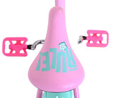 Rosa Fahrrad mit pinkem Sattel und Pedalen, kindgerecht gestaltet