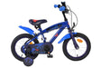 Blaues Kinderfahrrad mit Superman-Motiv und Stützrädern