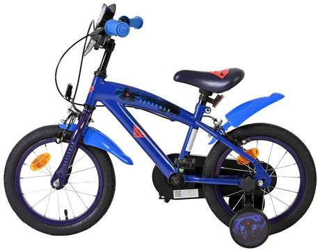 Blaues Kinderfahrrad mit zwei Rädern und Stützrädern