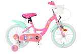 Rosa Kinderfahrrad mit Barbie-Motiven und Korb vorne