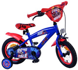 Blaues Kinderfahrrad mit roten Akzenten und Comic-Motiven
