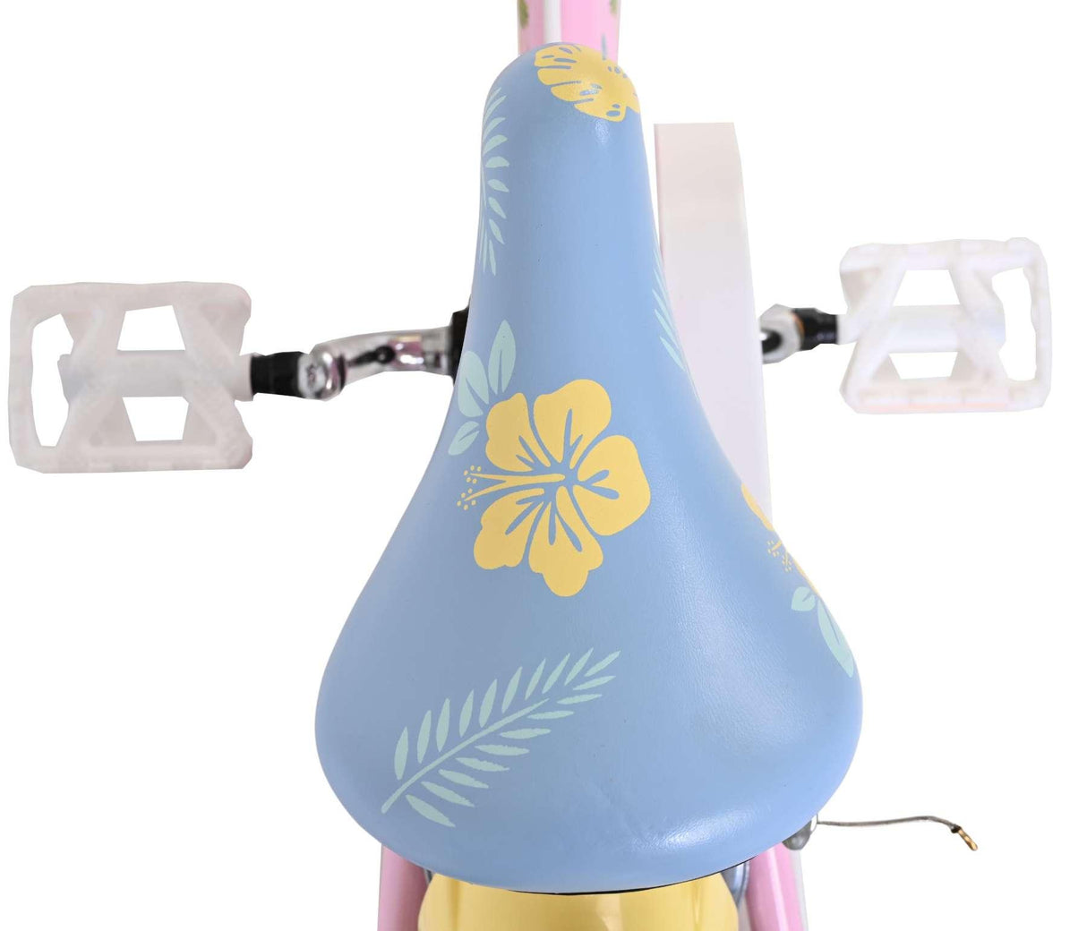 Buntes Fahrrad mit blühendem Sattel in Blau und Gelb