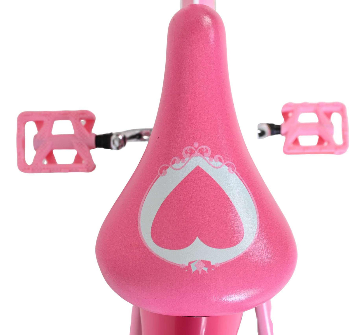 Rosa Fahrradsattel mit Herzmotiv und pinken Pedalen