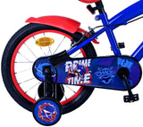 Blaues Kinderfahrrad mit rotem Sattel und buntem Kettenkasten