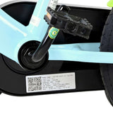 Fahrrad mit blauem Rahmen und schwarzem Pedal, Typenschild sichtbar