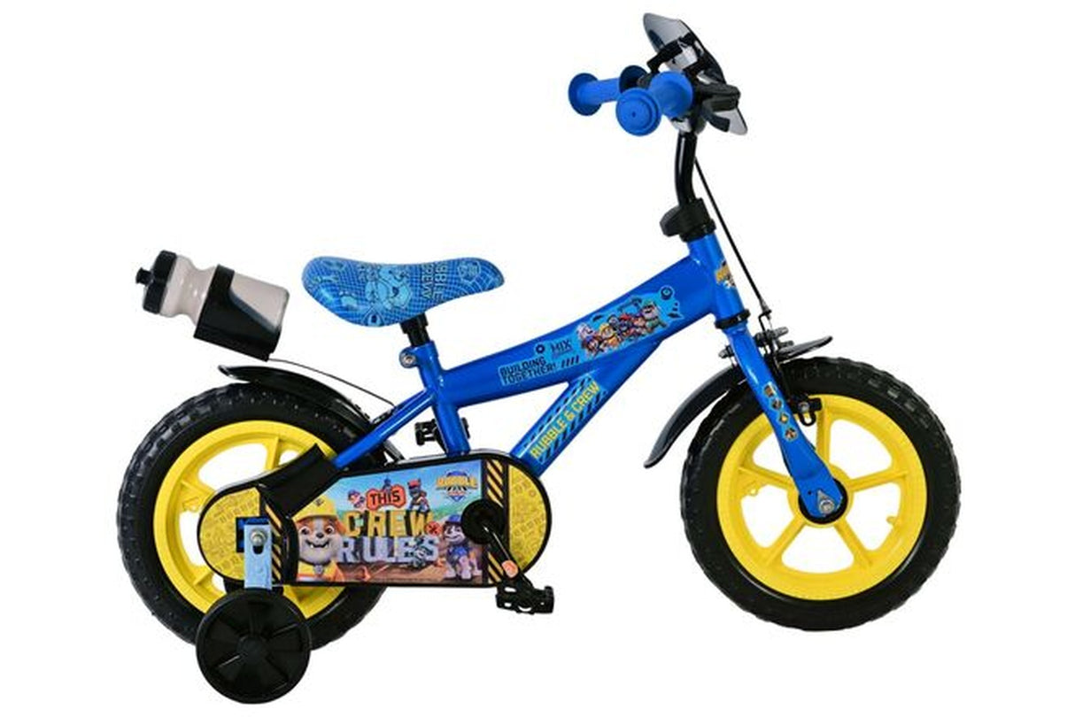 Blaues Kinderfahrrad mit gelben Reifen und Wasserflaschehalterung