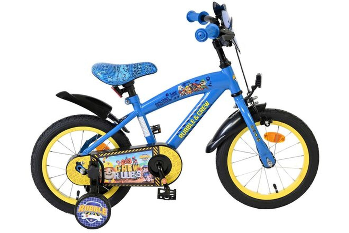 Blaues Kinderfahrrad mit gelben Reifen und Comic-Motiv auf dem Sattel