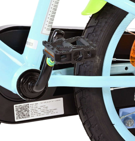 Blaue Fahrradpedale mit schwarzem Rahmen und Gummireifen