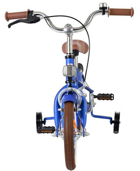 Blaues Kinderfahrrad mit braunen Griffen und Stützrädern