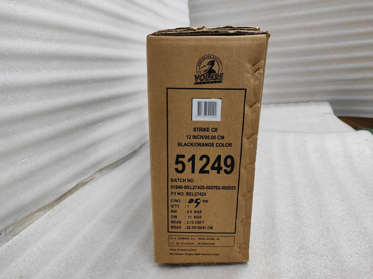 Karton mit 12 schwarzen und orangefarbenen Strike CB Produkten