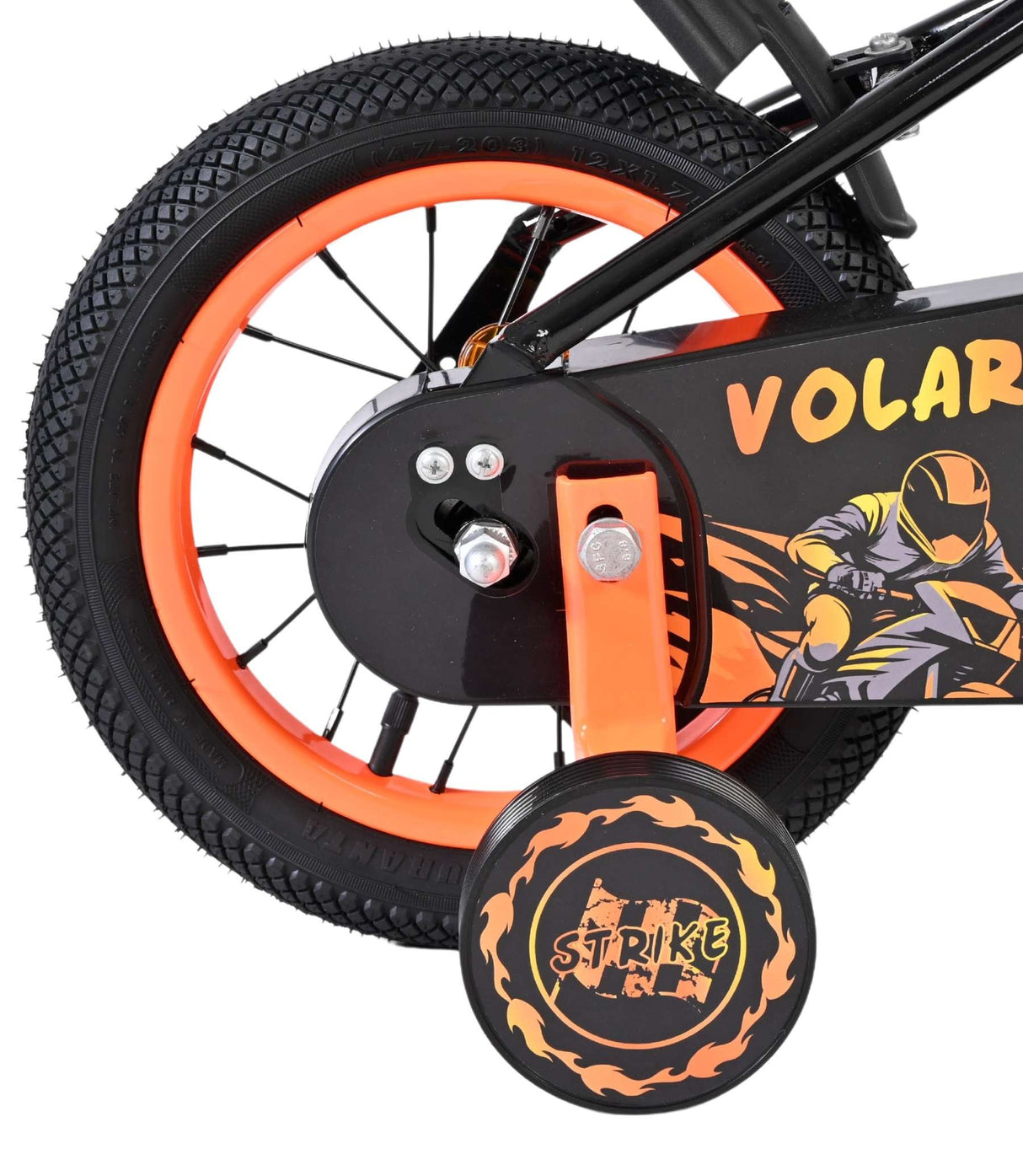 Fahrrad mit orangefarbenen Reifen und Stützrädern, sportliches Design