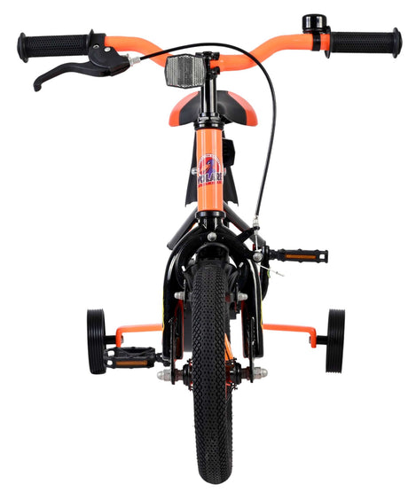 Kinderfahrrad mit orangefarbenem Rahmen und stabilen Stützrädern