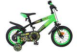 Kinderfahrrad in Schwarz und Grün mit Flammenmotiven und Stützrädern