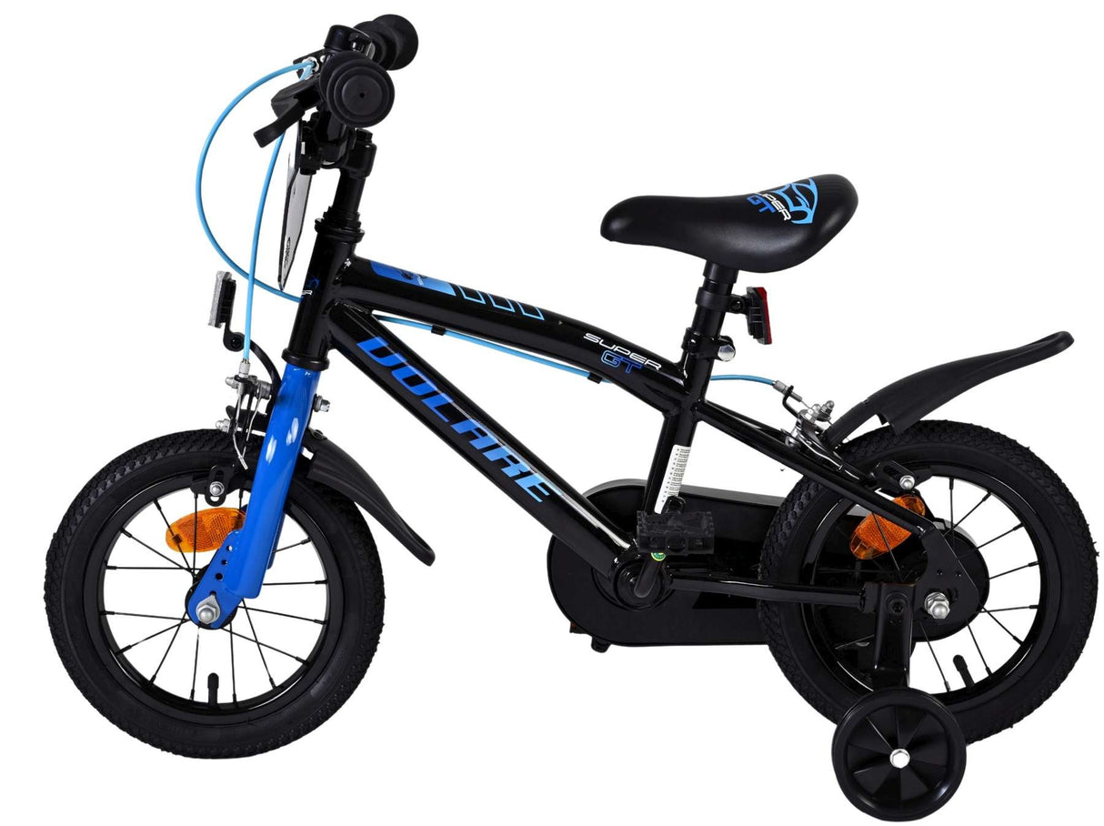 Schwarzes Kinderfahrrad mit blauen Akzenten und Stützrädern