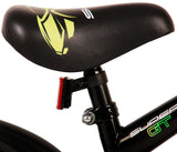 Schwarzer Fahrradsattel mit grünem Logo und Rücklichthalterung