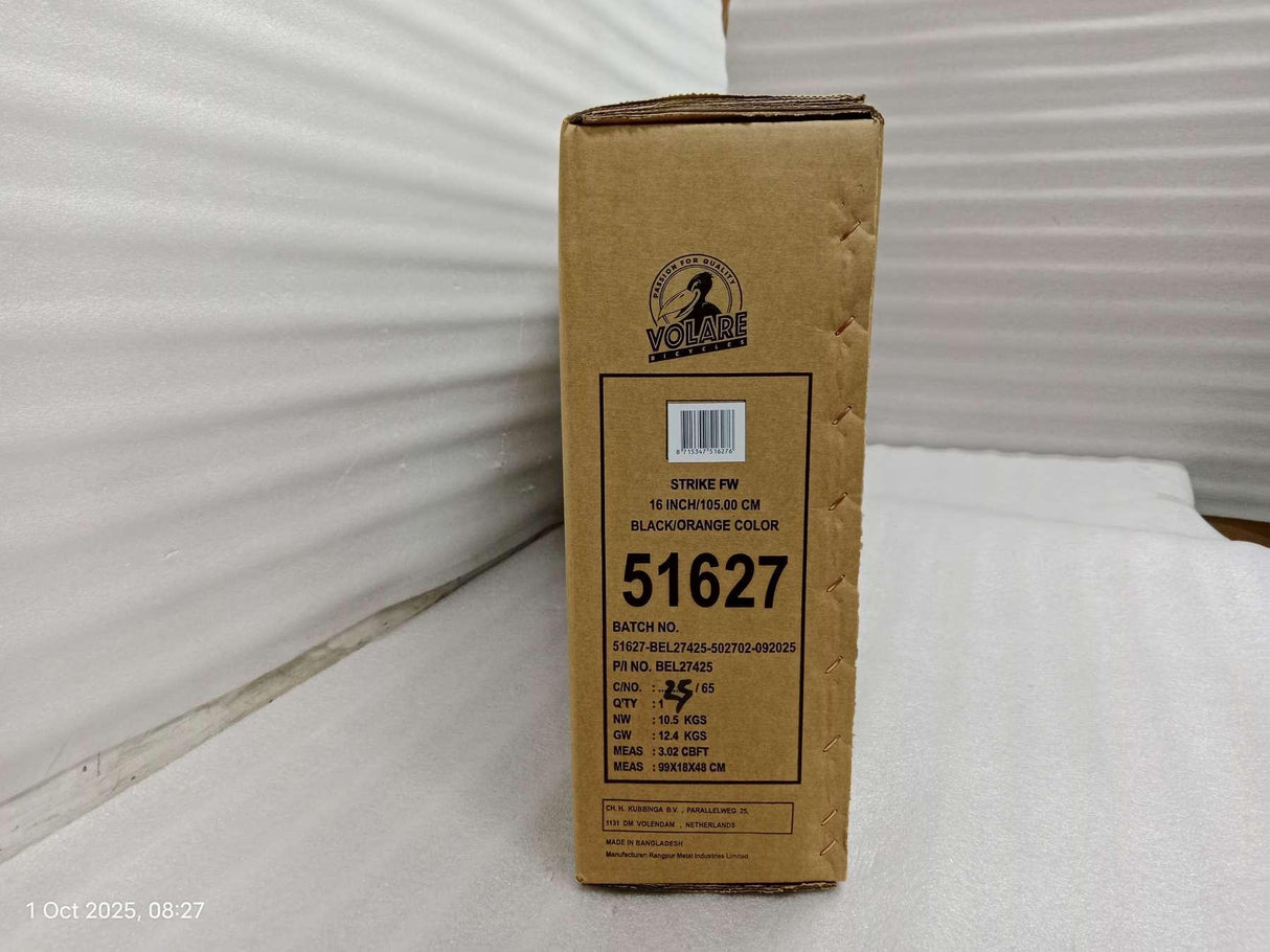 Braune Verpackung mit Produktinformationen und schwarzer-orangefarbener Farbe