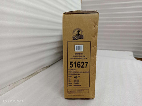 Braune Verpackung mit Produktinformationen und schwarzer-orangefarbener Farbe