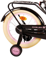 Schwarzes Fahrrad mit pinken Reifen und Rücklicht am Gepäckträger