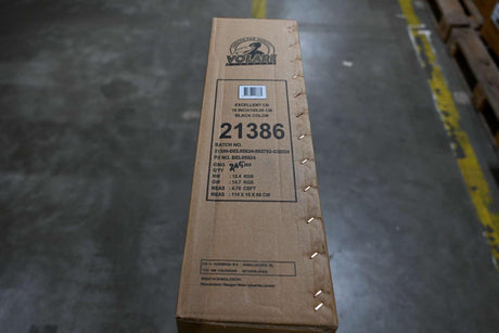Braune Verpackung mit Produktinformationen und Barcode auf der Oberseite