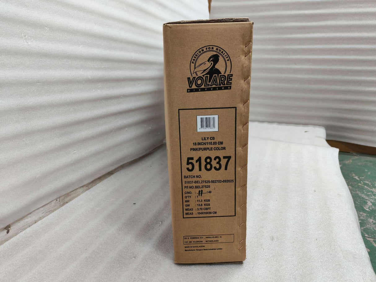 Braune Verpackung mit Produktinformationen und pink-lila Farbe