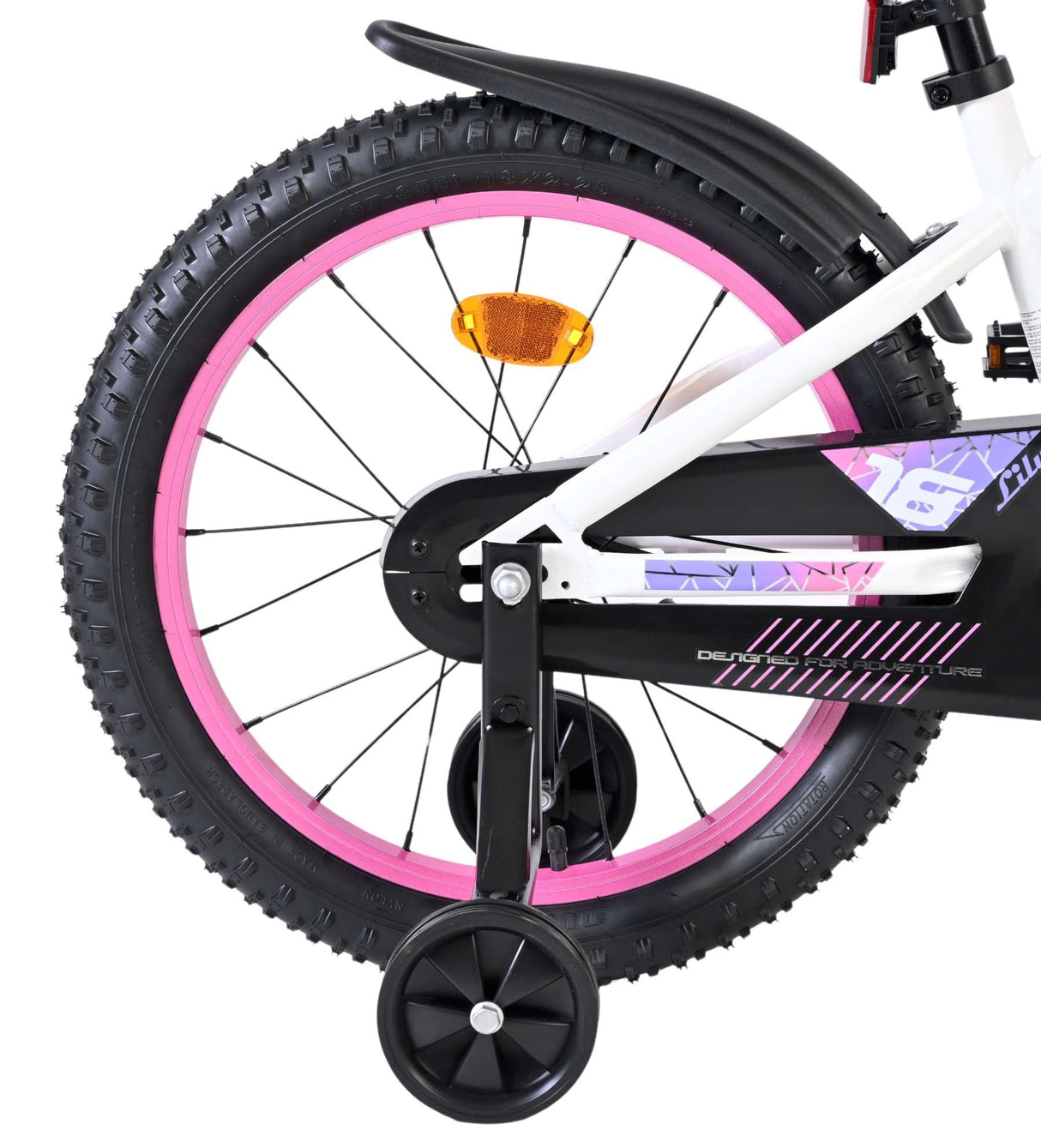 Hinterrad eines Fahrrads mit pinkem Reifen und Stützrad