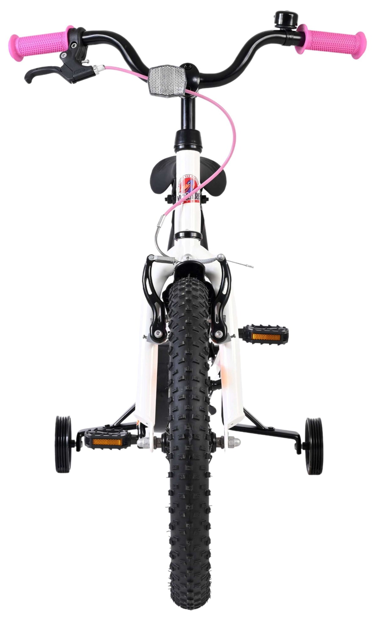 Kinderfahrrad mit pinken Griffen und Stützrädern, schwarze Reifen