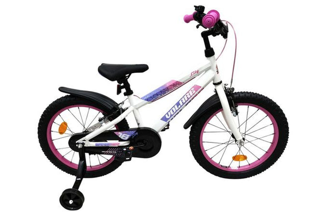 Weißes Kinderfahrrad mit pinken Akzenten und Stützrädern