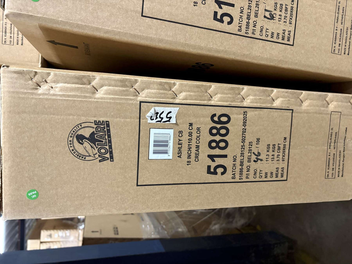 Braune Kartonverpackung mit Produktinformationen und Barcode sichtbar