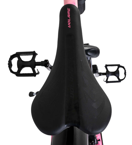 Schwarzer Fahrradsattel mit ergonomischem Design und pinken Akzenten