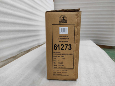 Braune Kartonverpackung mit Produktinformationen und weißen Inhalt
