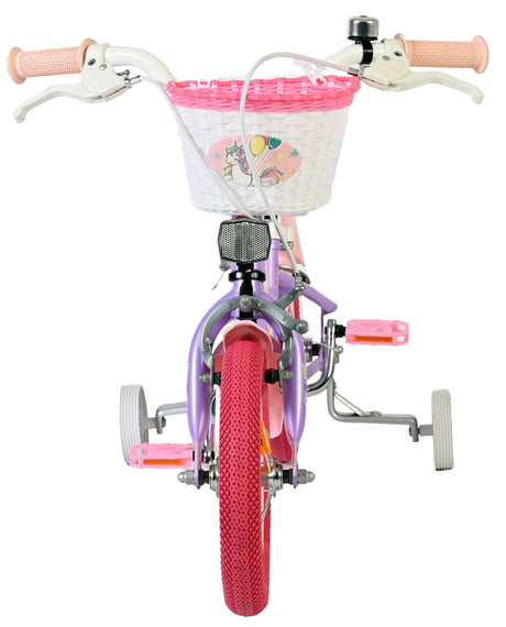 Kinderfahrrad mit pinkem Korb und bunten Reifen in lila und rosa