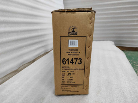 Braune Kartonverpackung mit Produktinformationen und Barcode auf der Seite