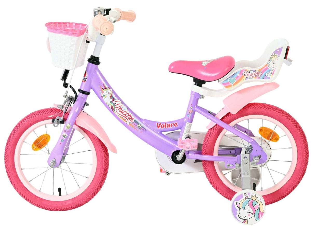 Lila Kinderfahrrad mit pinken Akzenten und Korb vorne