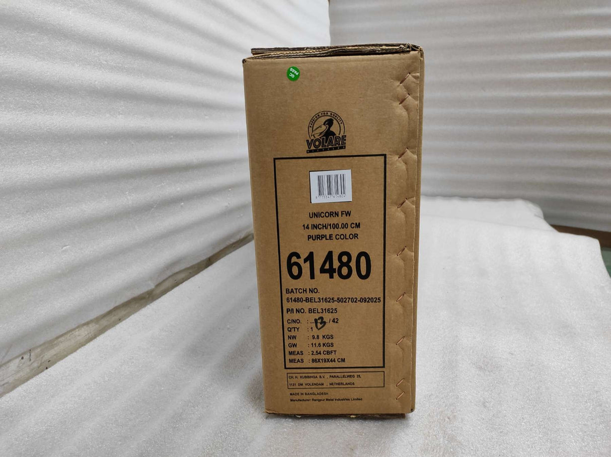 Braune Verpackung mit lila Farbcode und Produktinformationen auf der Seite
