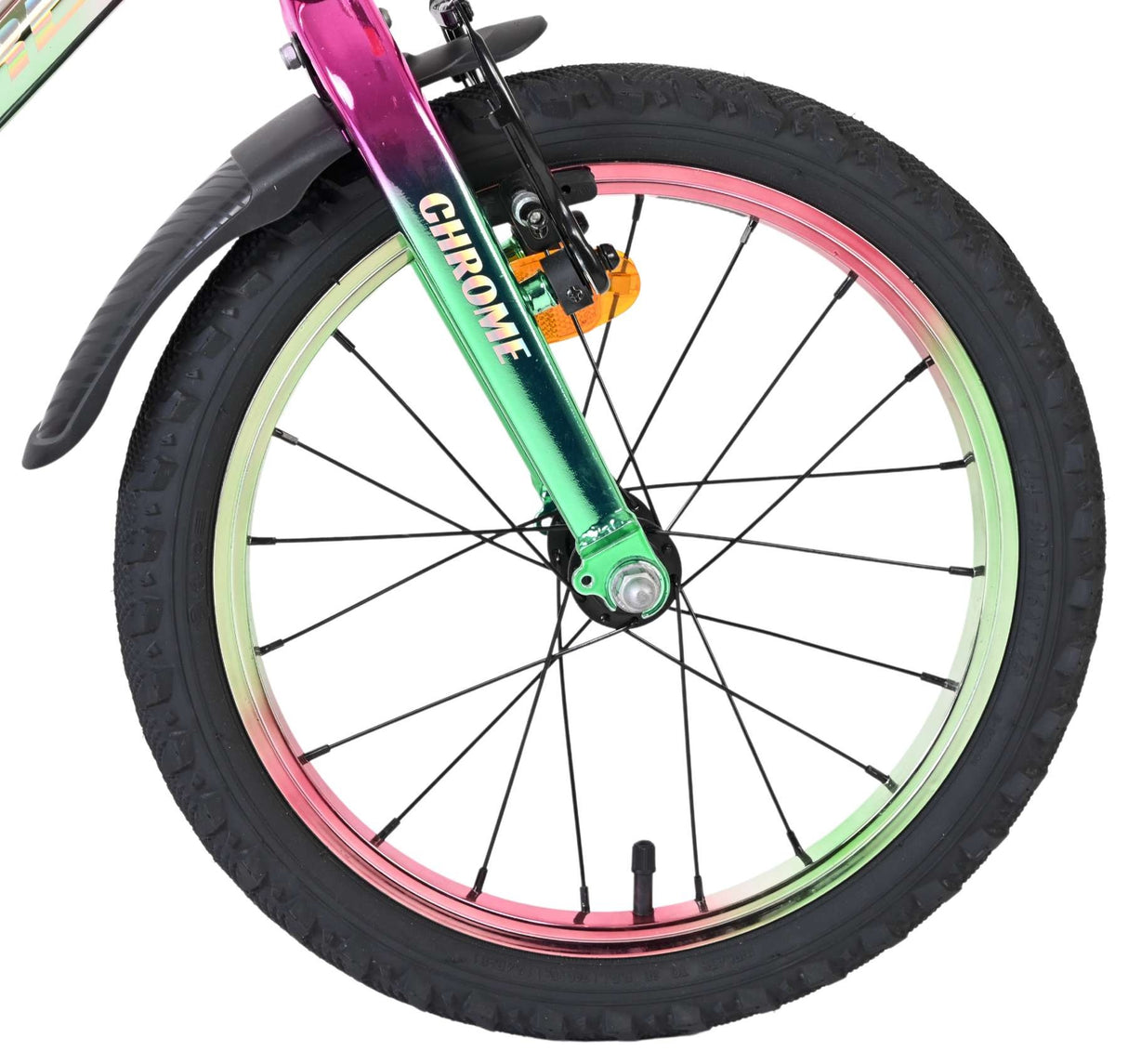 Bunte Fahrradfelge mit Reifen und buntem Farbverlauf am Rad
