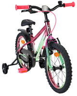 Kinderfahrrad mit buntem Rahmen, Stützrädern und rutschfesten Pedalen