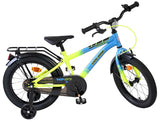 Kinderfahrrad in Blau und Gelb mit Stützrädern und Gepäckträger