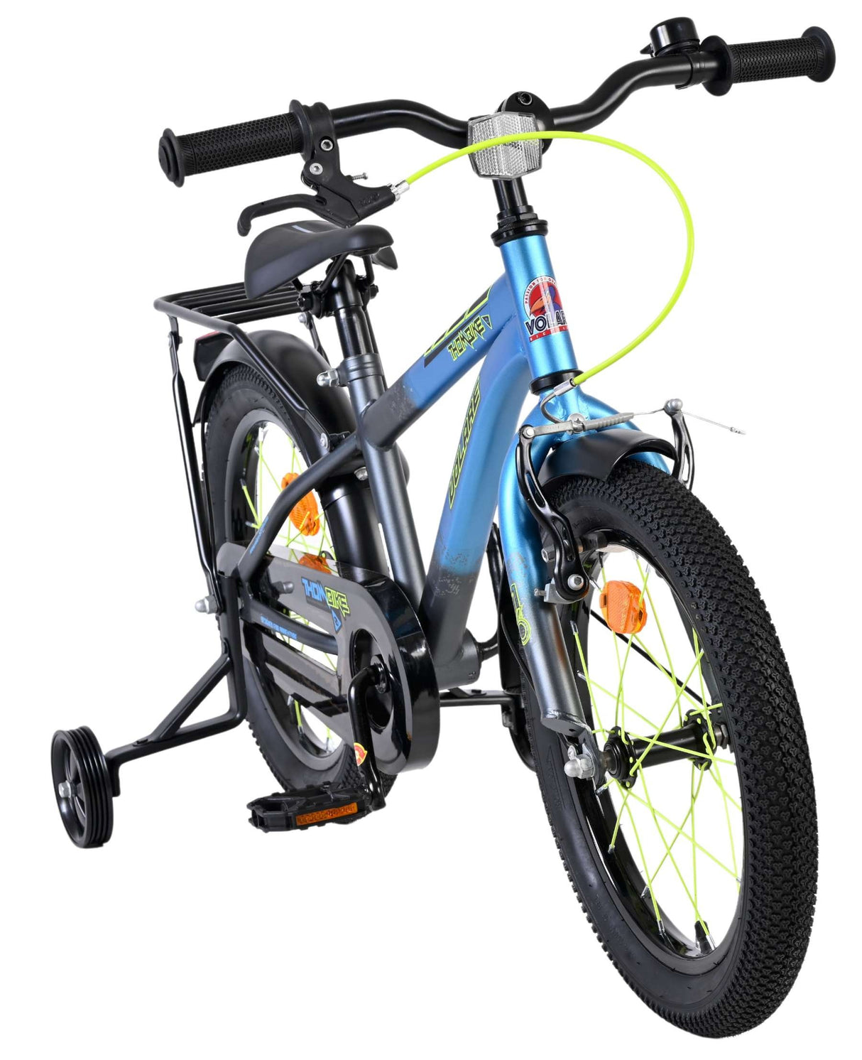 Kinderfahrrad mit blauem Rahmen, stabilen Reifen und Stützrädern