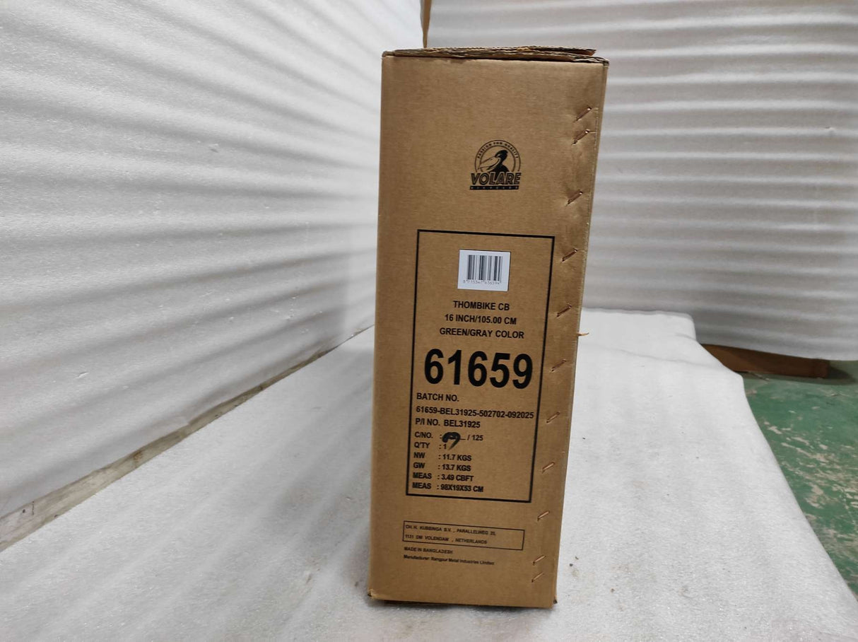 Braune Verpackung mit Produktinformationen und Barcode auf der Seite