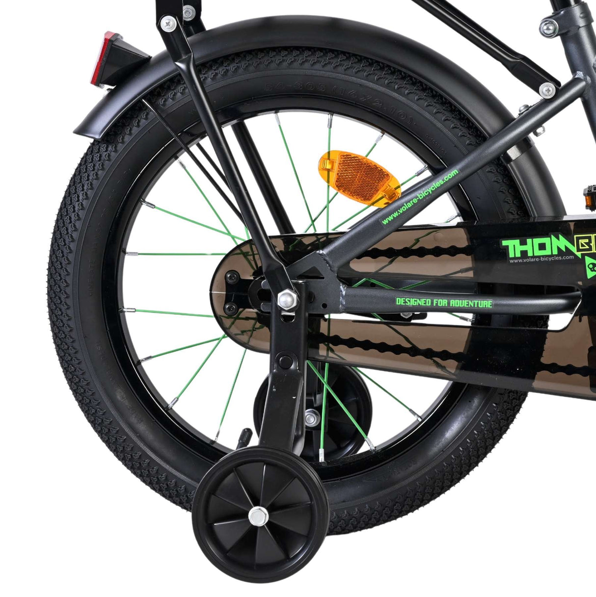 Hinterrad eines Fahrrads mit grünem Speichen und Stützrad