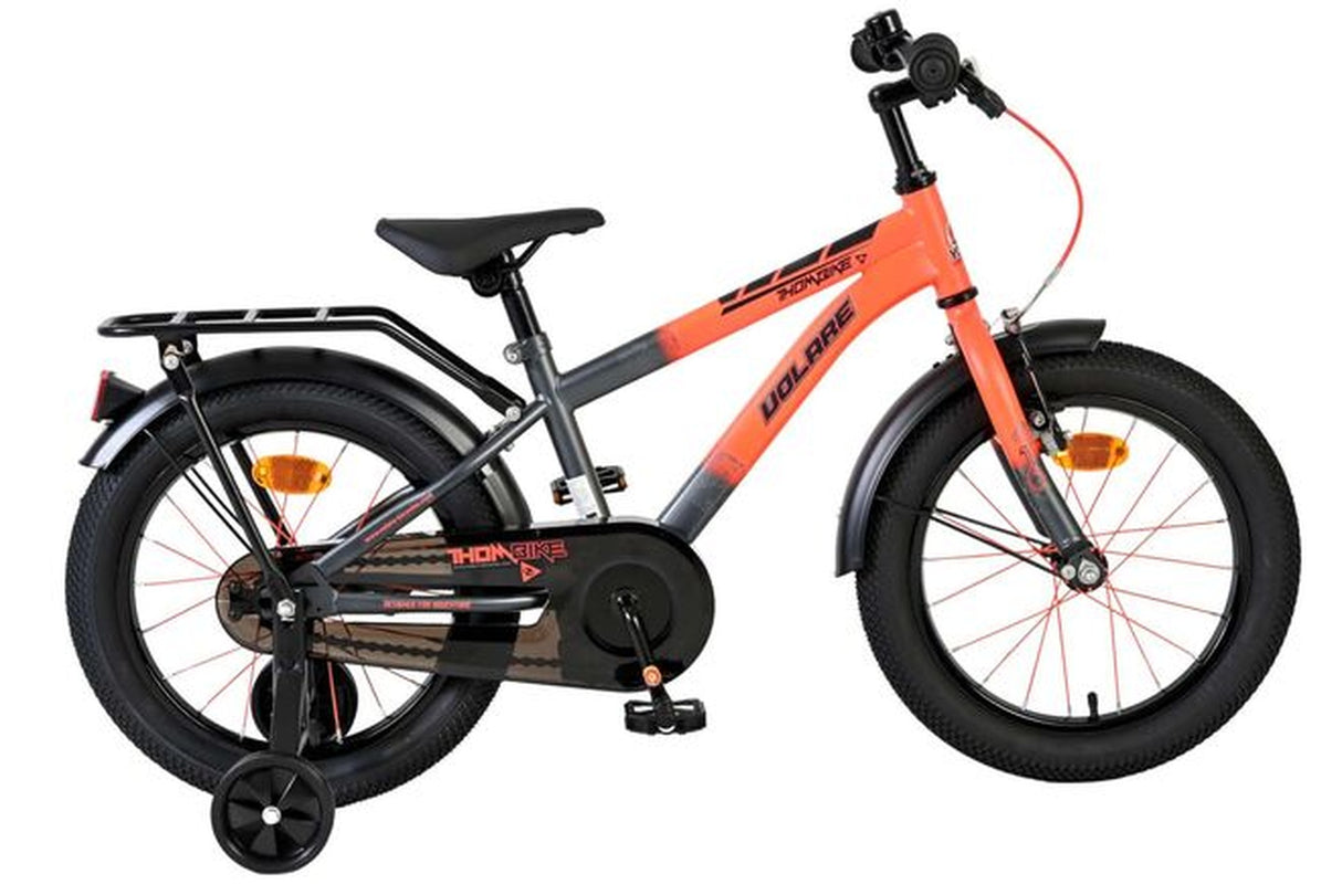 Kinderfahrrad in Grau und Orange mit Stützrädern und Rücktrittbremse