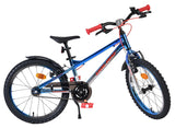 Blaues Kinderfahrrad mit roten Griffen und 18 Zoll Rädern