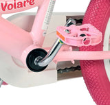 Rosa Fahrradpedal mit pinkem Reifen und Kettenantriebssystem