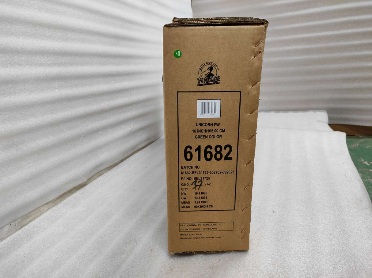 Braune Kartonverpackung mit Produktinformationen und grüner Farbe